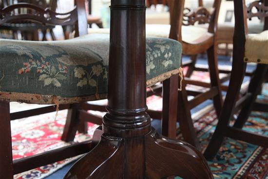 A George III Cuban mahogany supper table, H.71.5cms Diameter 94.5cms